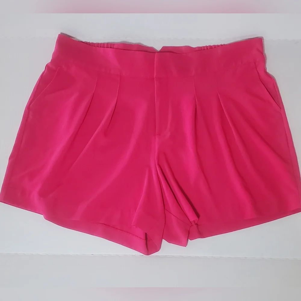 TORRID hot Pink Size 22 Wide Leg Studio‎ Crepe shorts with pockets